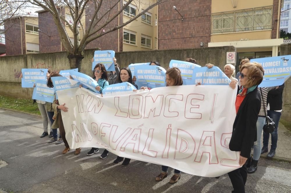 Los centros educativos se concentra contra las pruebas de la Lomce