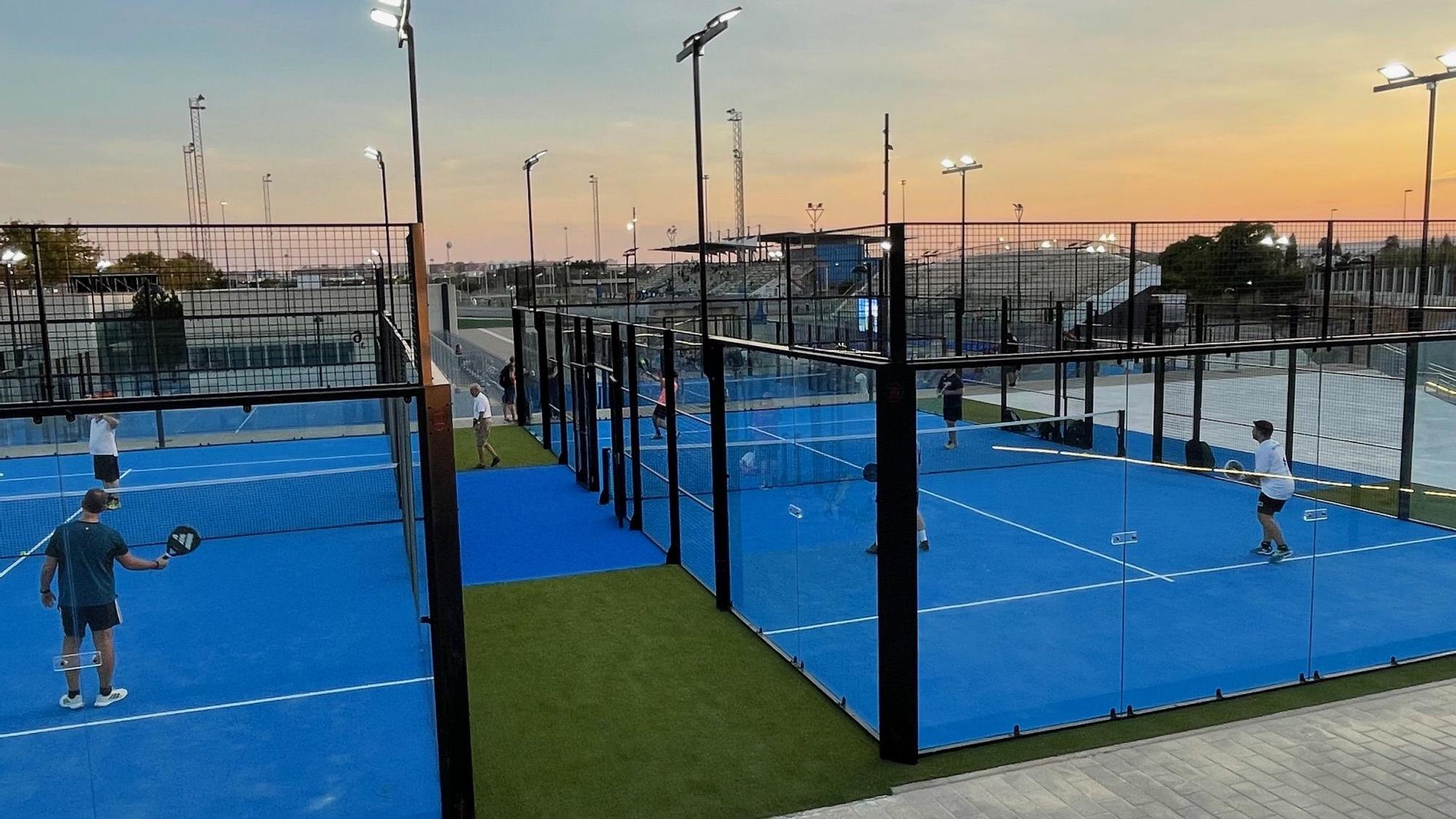 Reapertura de las pistas deportivas de pádel y frontenis en la Ciudad Deportiva de Torrevieja