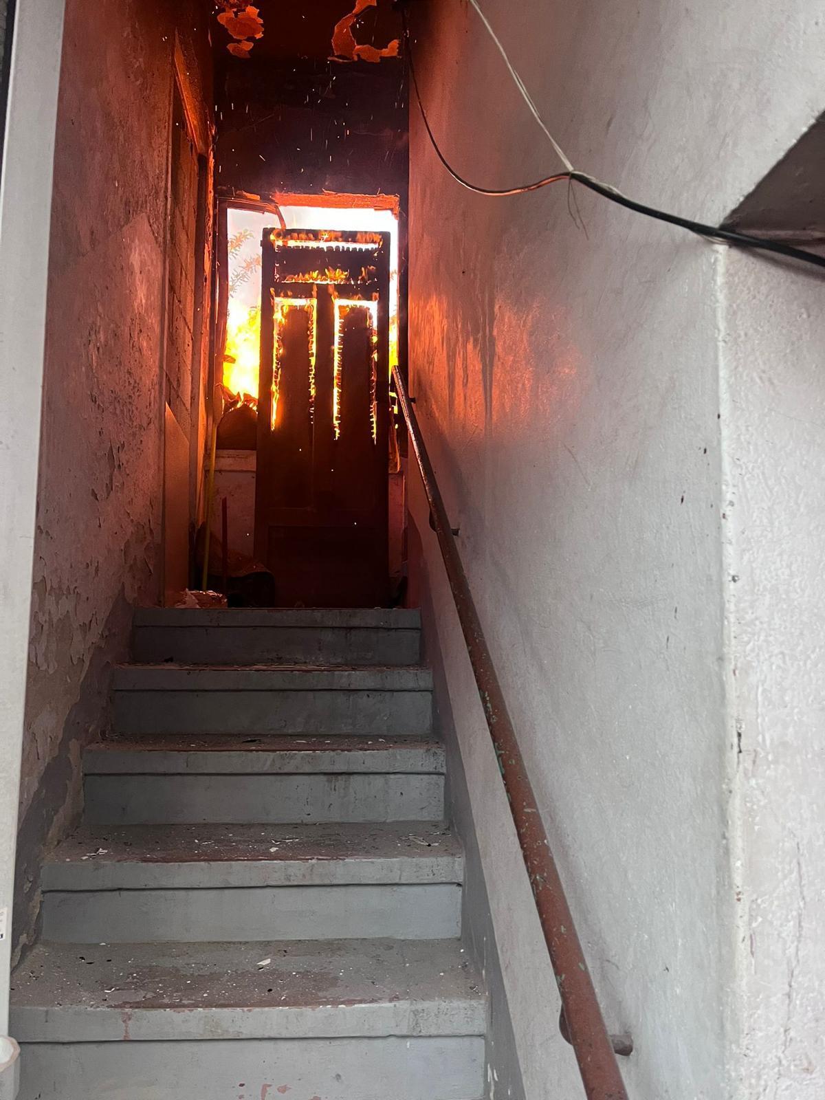 Incendio en el vivienda okupada de la calle Ceboleira en Vigo.