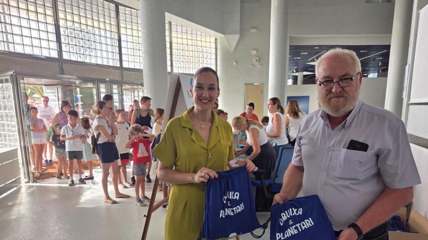 El Planetario de Castelló arrasa entre las familias tras el eclipse: casi 100 niños participan en su concurso