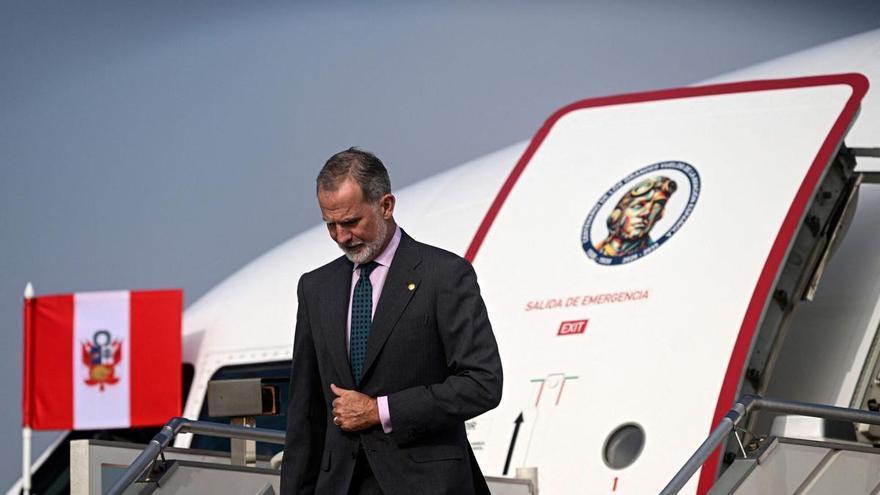 Felipe VI y Feijóo coinciden este martes en la investidura de Keiko Fujimori en pleno giro de América Latina a la derecha