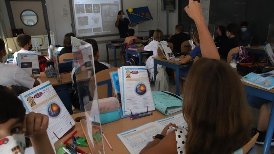 Alumnos de Primaria en el desarrollo de una clase.