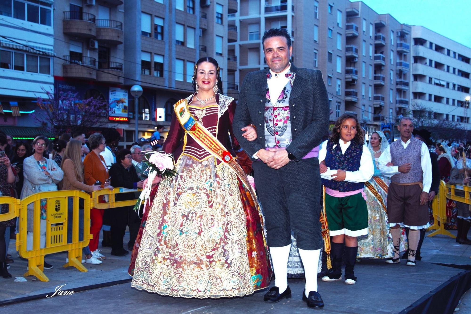 Búscate en la ofrenda y la entrega de premios de las fallas de Oliva