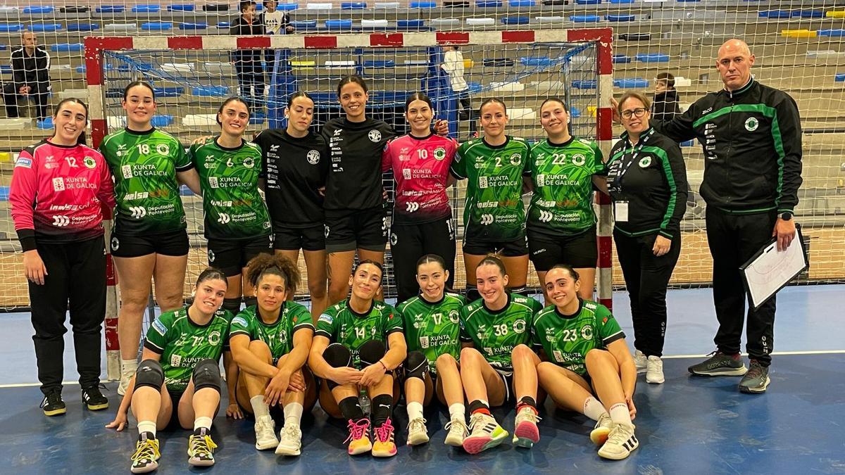 Jugadoras del Inelsa Asmubal en el pabellón de Leganés.