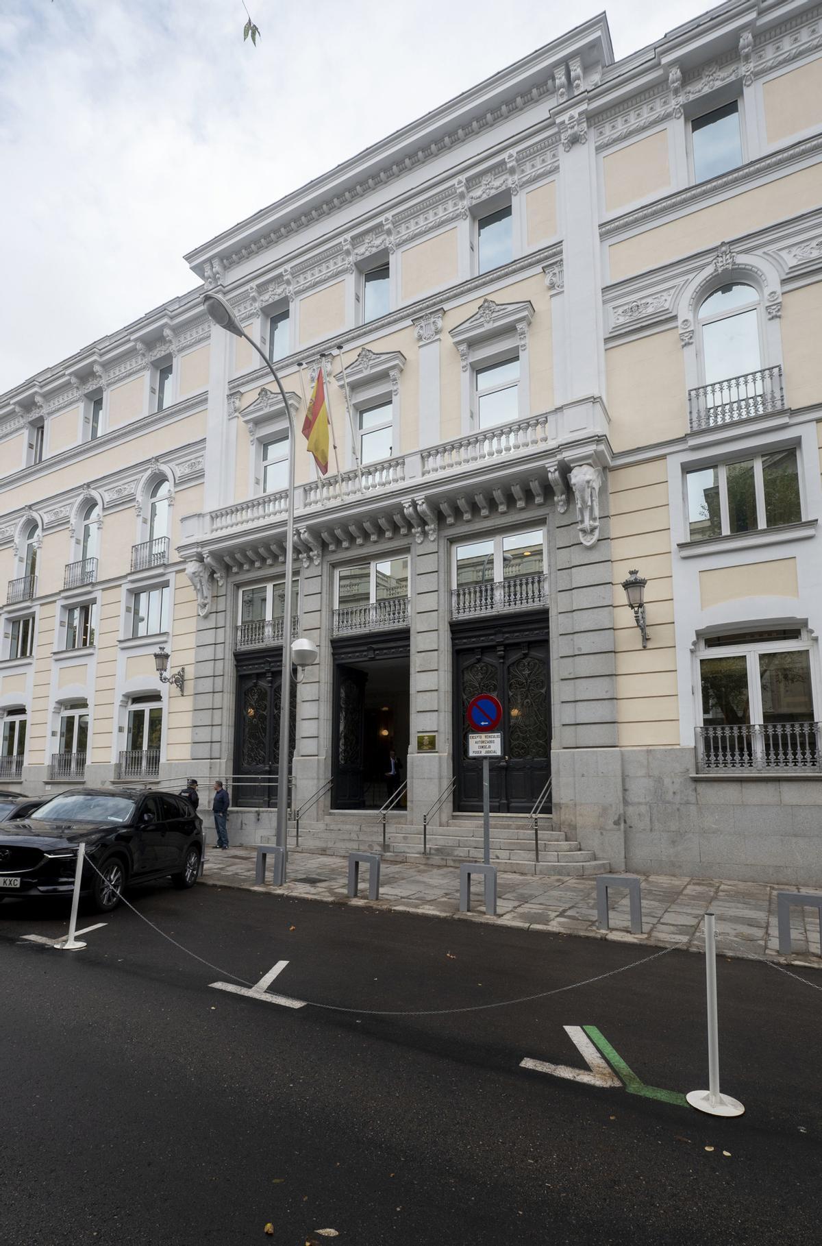 Archivo - Fachada del Consejo General del Poder Judicial (CGPJ), a 10 de octubre de 2022, en Madrid (España). El presidente del Consejo General del Poder Judicial (CGPJ) y del Tribunal Supremo (TS), Carlos Lesmes, ha convocado a la Sala de Gobierno del Tr