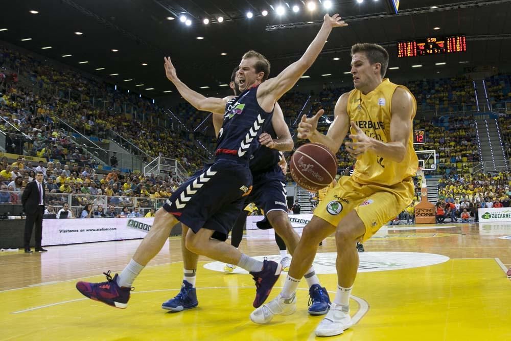 Herbalife Gran Canaria 93 - 87 Laboral Kutxa