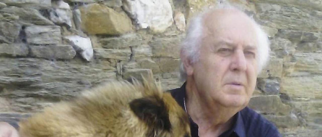 Enrique Seco, con su perro &quot;Ceres&quot;.