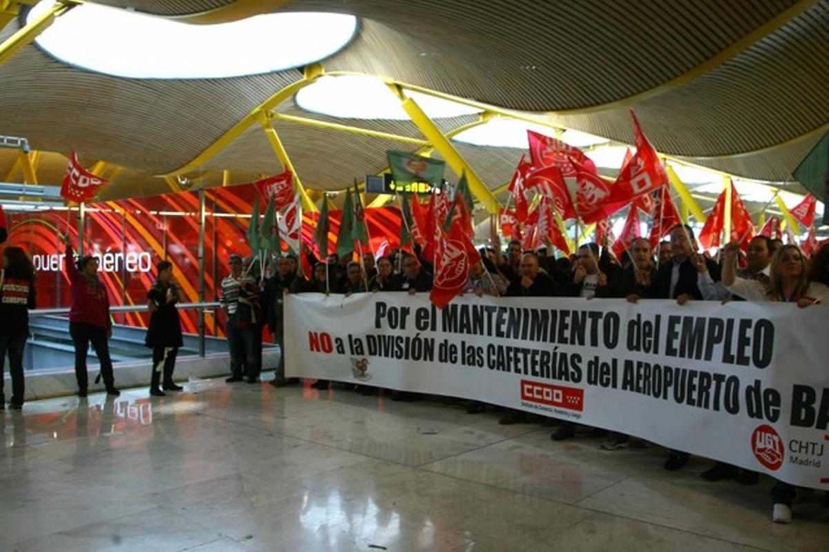 Protesta sindical a l’aeroport de Barajas durant la vaga general.