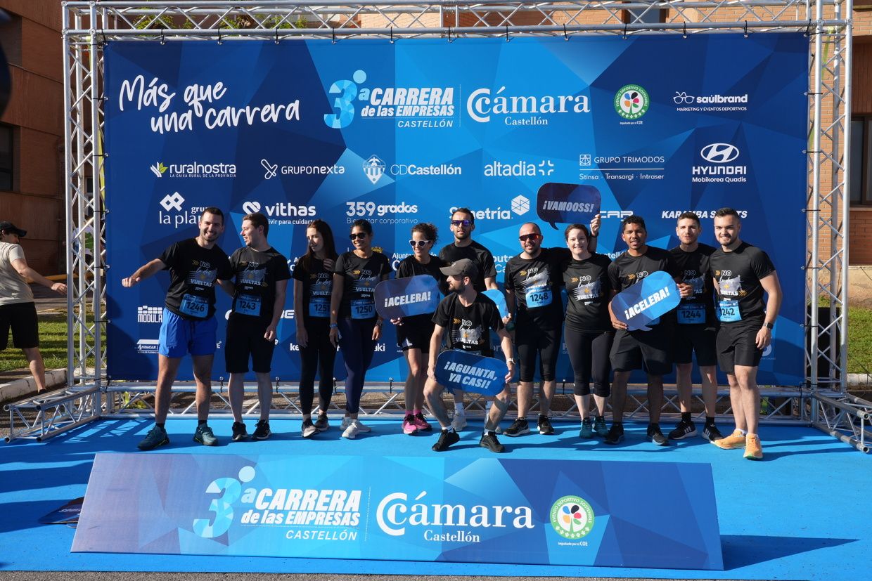 Búscate en las fotos de la Carrera de las Empresas en Castellón