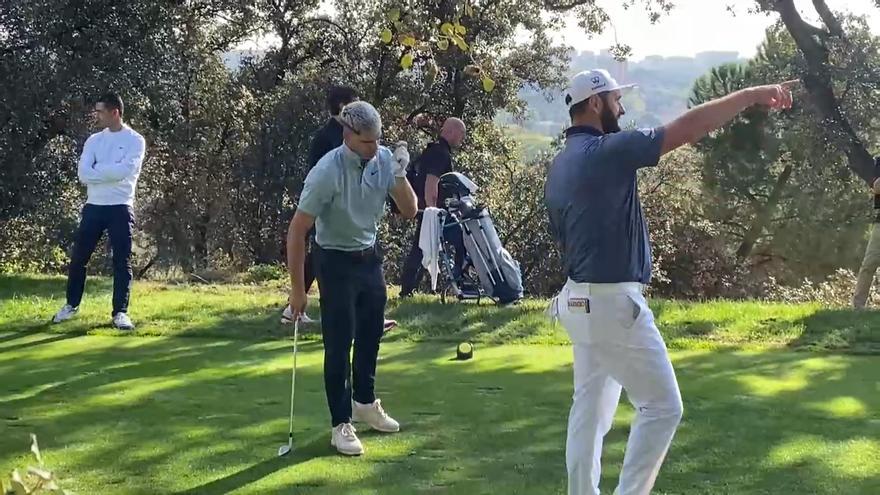 Carlos Alcaraz juega al golf en Madrid con Jon Rahm