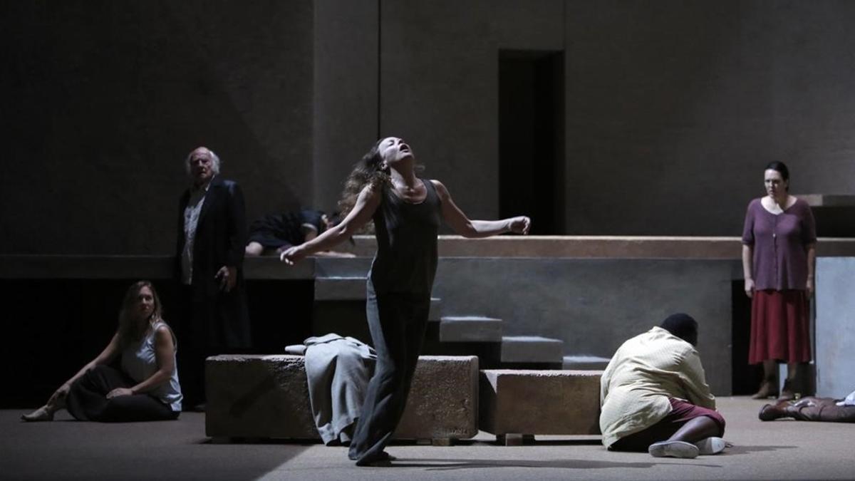 zentauroepp36401733 onbarcelona  opera  elektra de  richard strauss au festival 161205101957