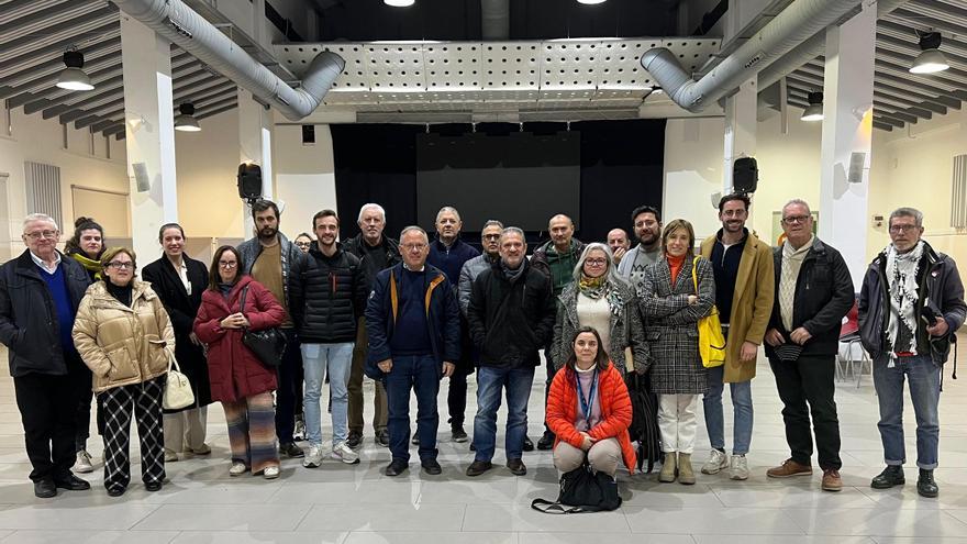 Constituyen una plataforma para luchar contra la macroplanta solar entre la Font Roja y Mariola