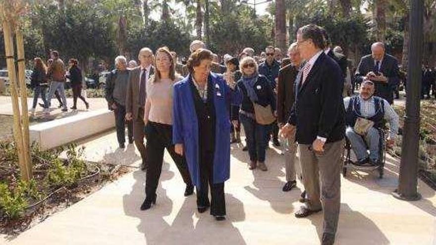 Los vecinos exigen a Barberá que valle el nuevo jardín de Ruaya o erradique el botellón