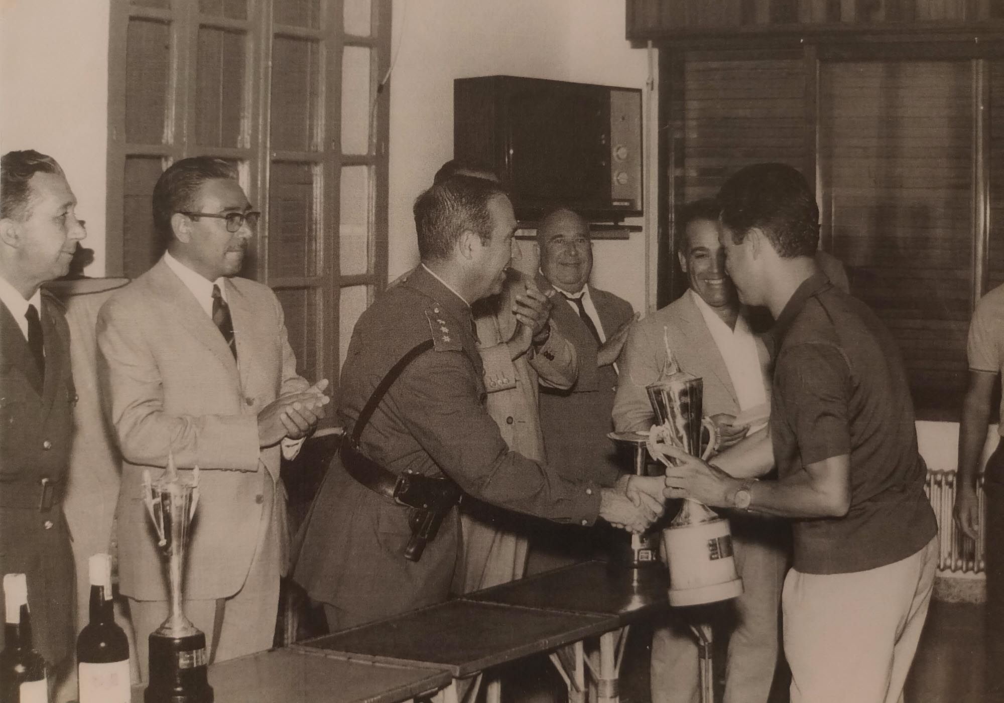 Trofeos, primeros años del club.