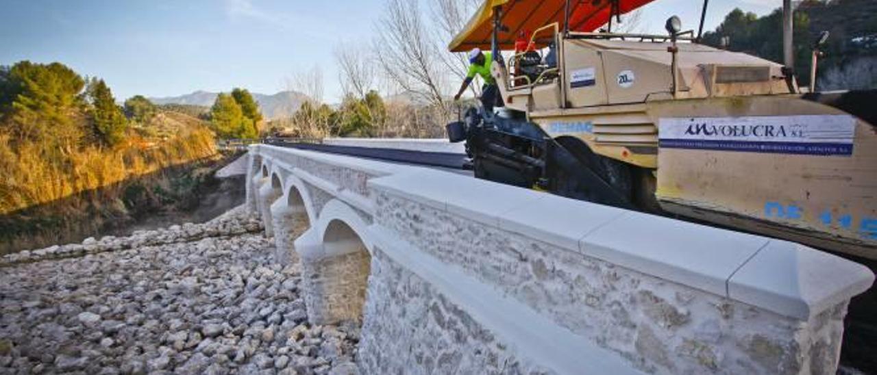 El Consell completa el arreglo del puente de Vall de Seta nueve meses después del cierre