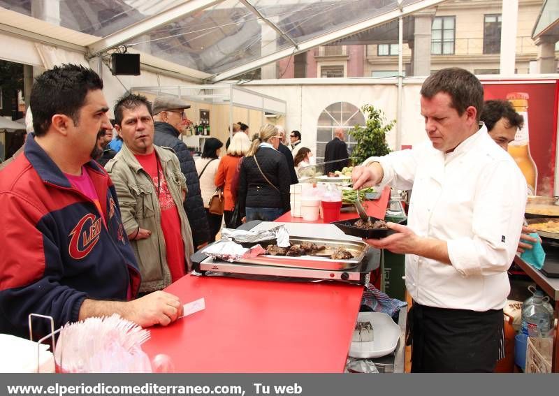 GALERÍA DE FOTOS -- Éxito del Mercado Gastronómico en Santa Clara