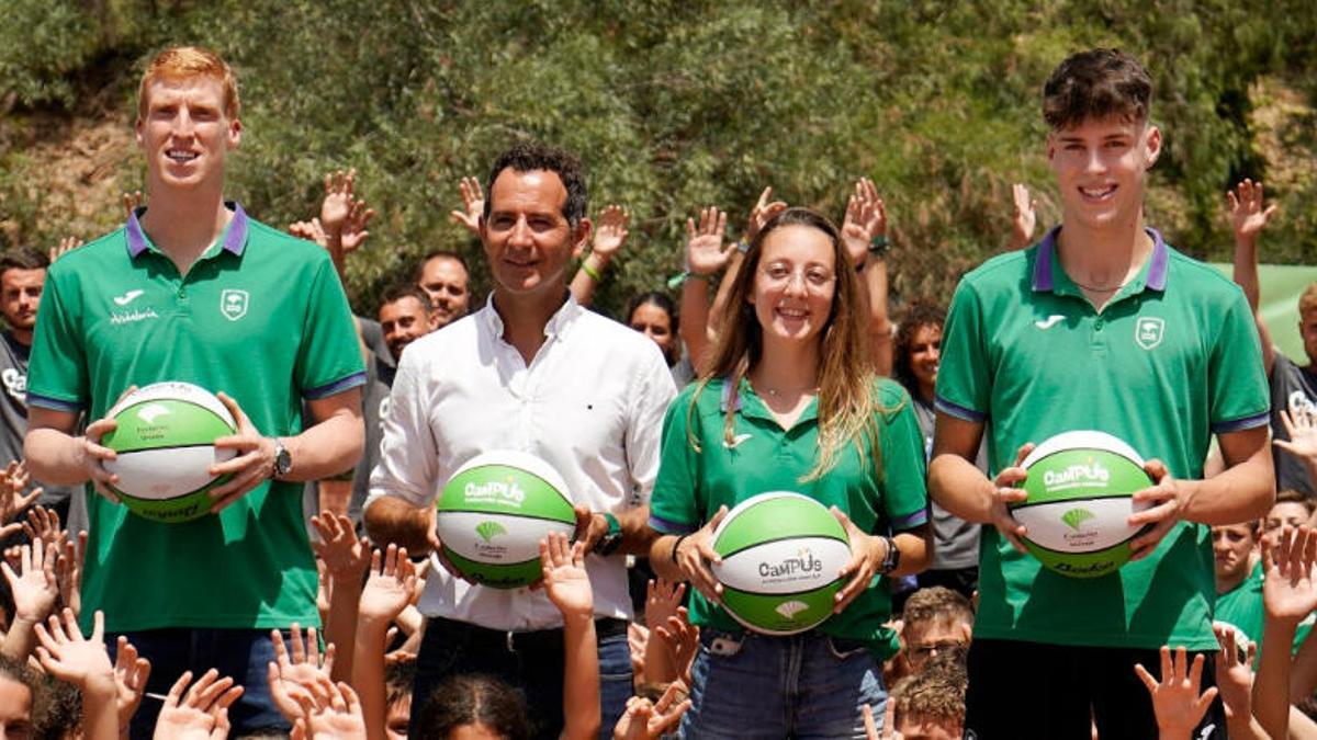 Alberto Díaz, Mario Saint-Supéry y Marta Ortega en el Campus.