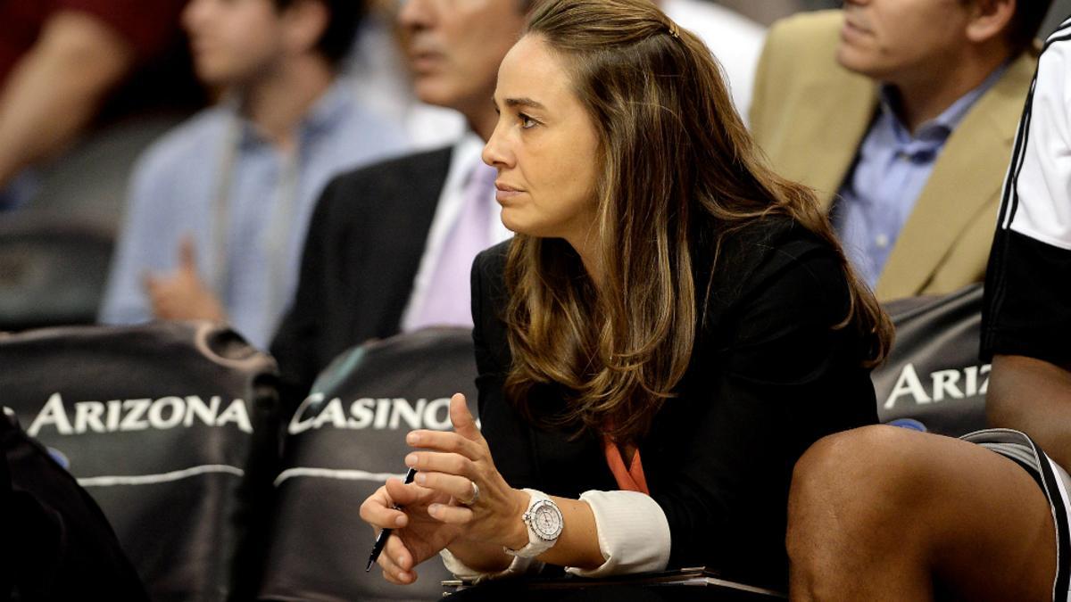 La entrenadora Becky Hammon