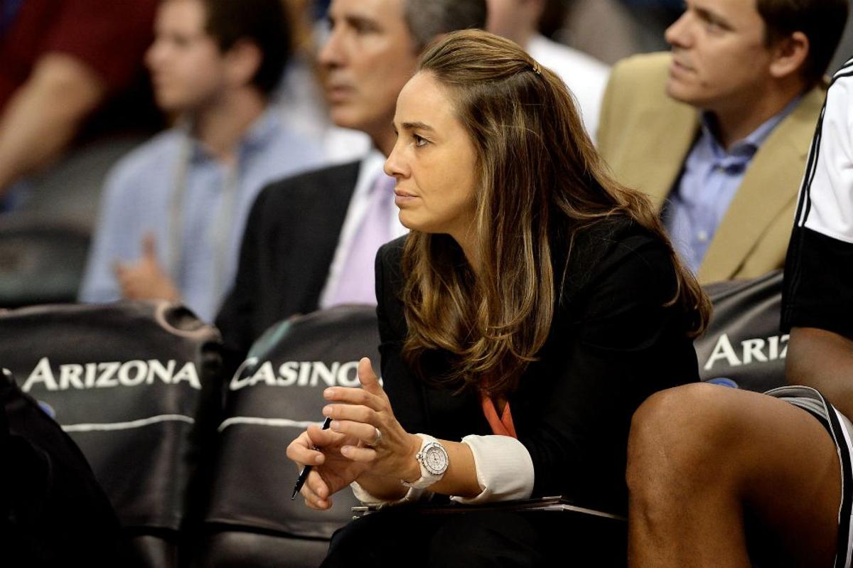 La entrenadora Becky Hammon