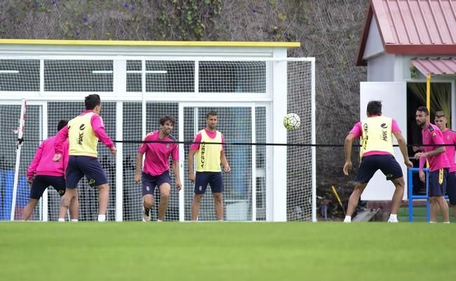 Entrenamiento UD LAS PALMAS en Barranco Seco ...