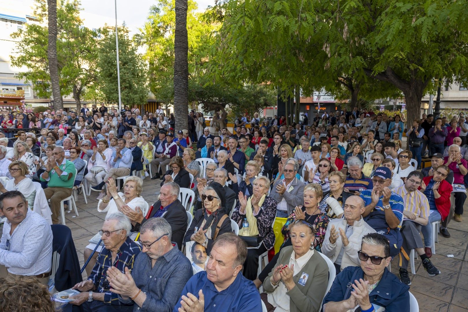 Mitin de arranque de campaña de Eduardo Dolón en la plaza de la Constitución de Torrevieja