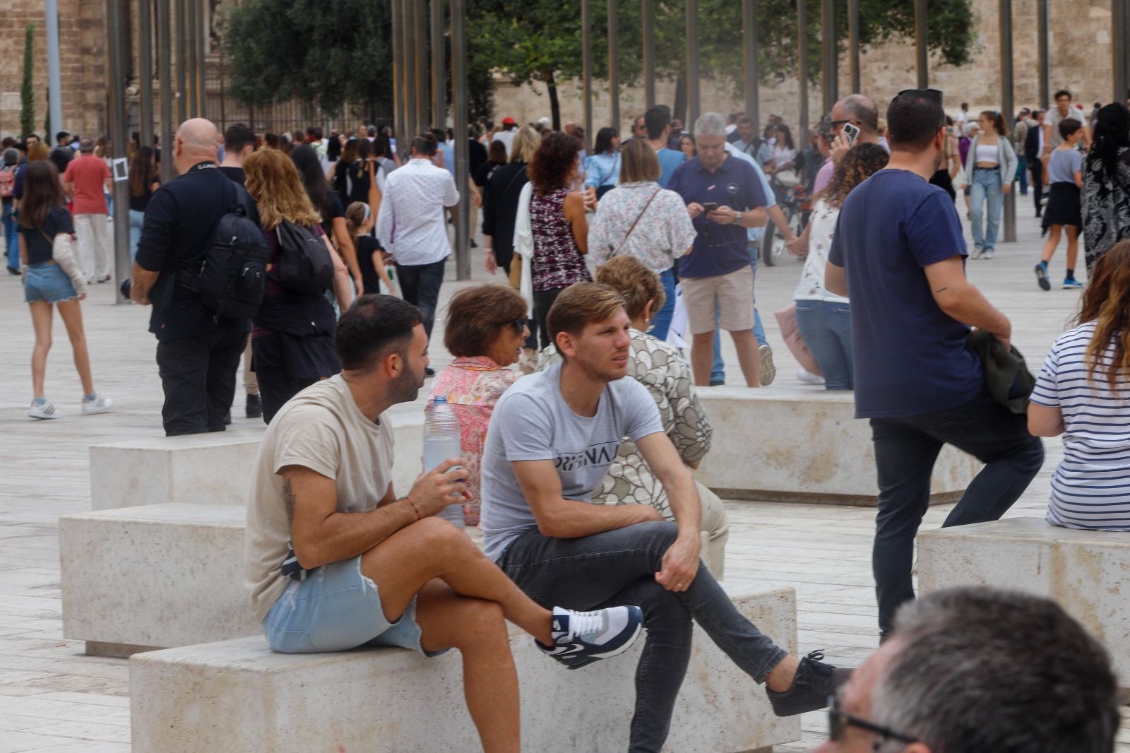 Ambiente en las calles de València el 9 d'Octubre