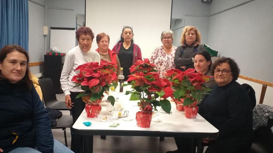 Socias del Centro de la Mujer ‘Paca García’ de Cañadas de San Pedro en una de sus actividades. | L.O.