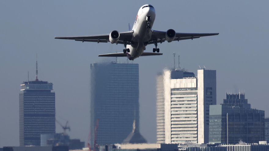 American Airlines retoma sus vuelos en EEUU tras una breve suspensión