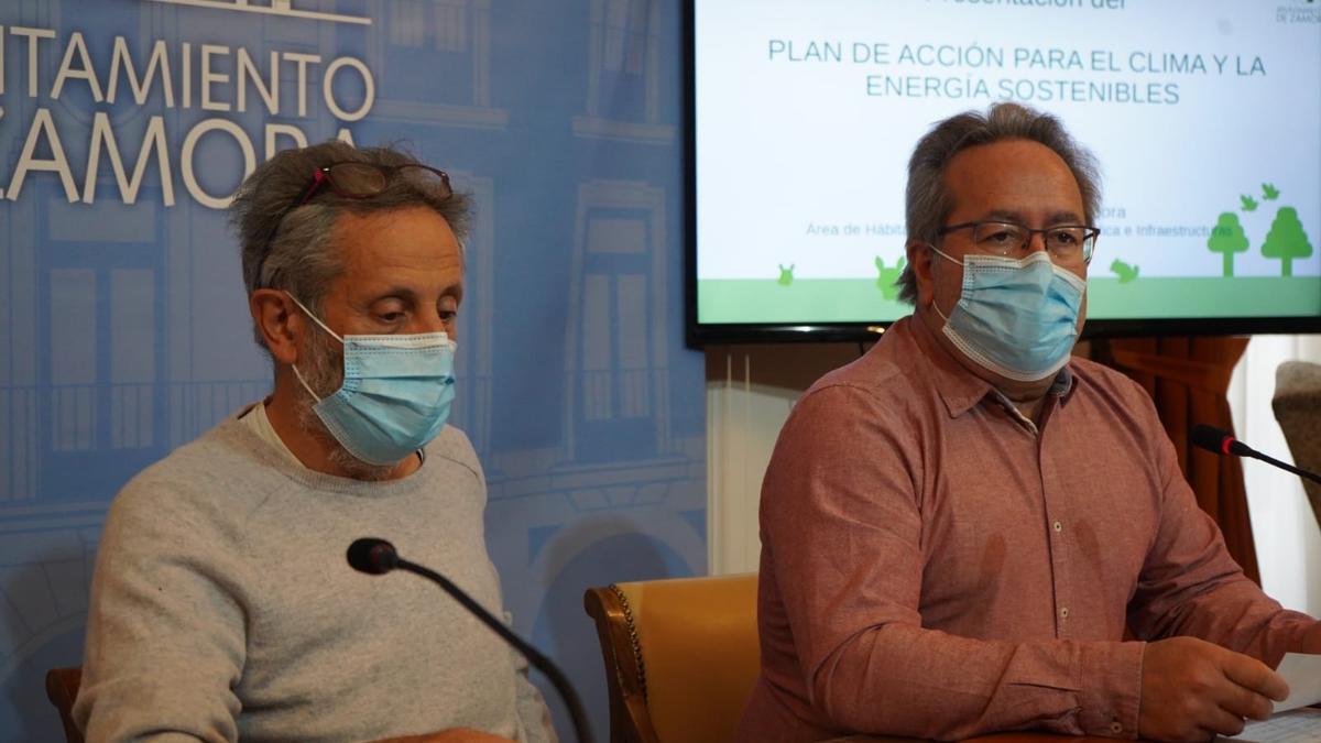 Romualdo Fernández y Francisco Guarido presentan el plan de acción para reducir las emsiones de CO2 en Zamora