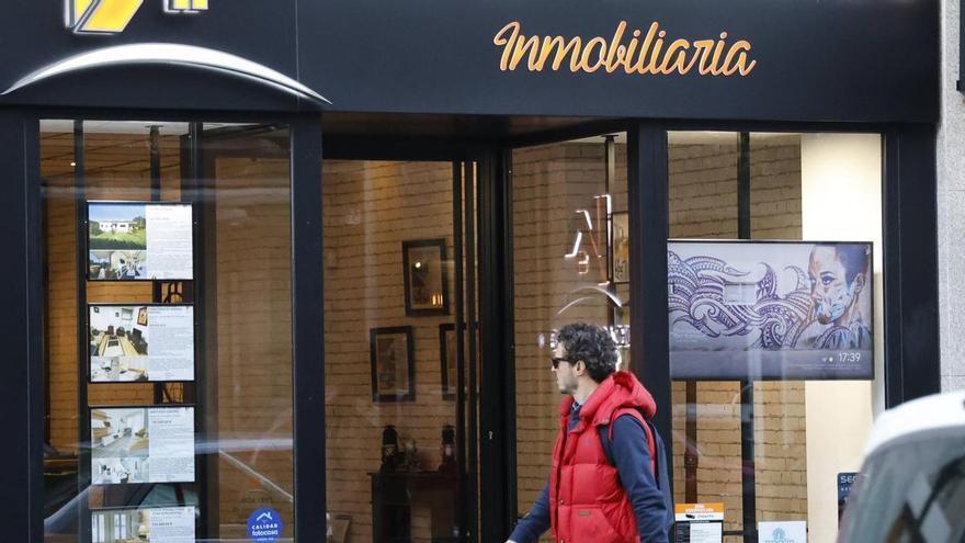 La edad media de los compradores de vivienda en Santiago se eleva a 46 años: el 4,4% son extranjeros