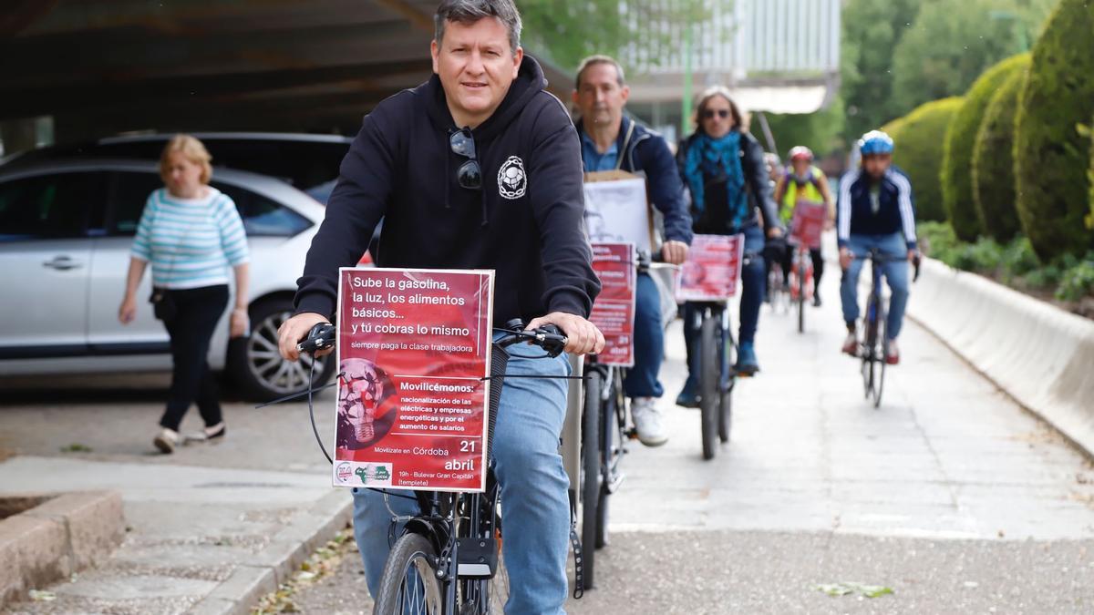 Marchas de la Dignidad en una protesta en bicicleta este martes.