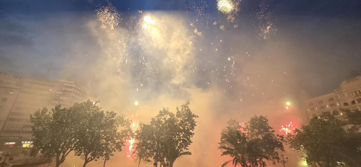 La mascletà del Día de la Madre en València, en imágenes