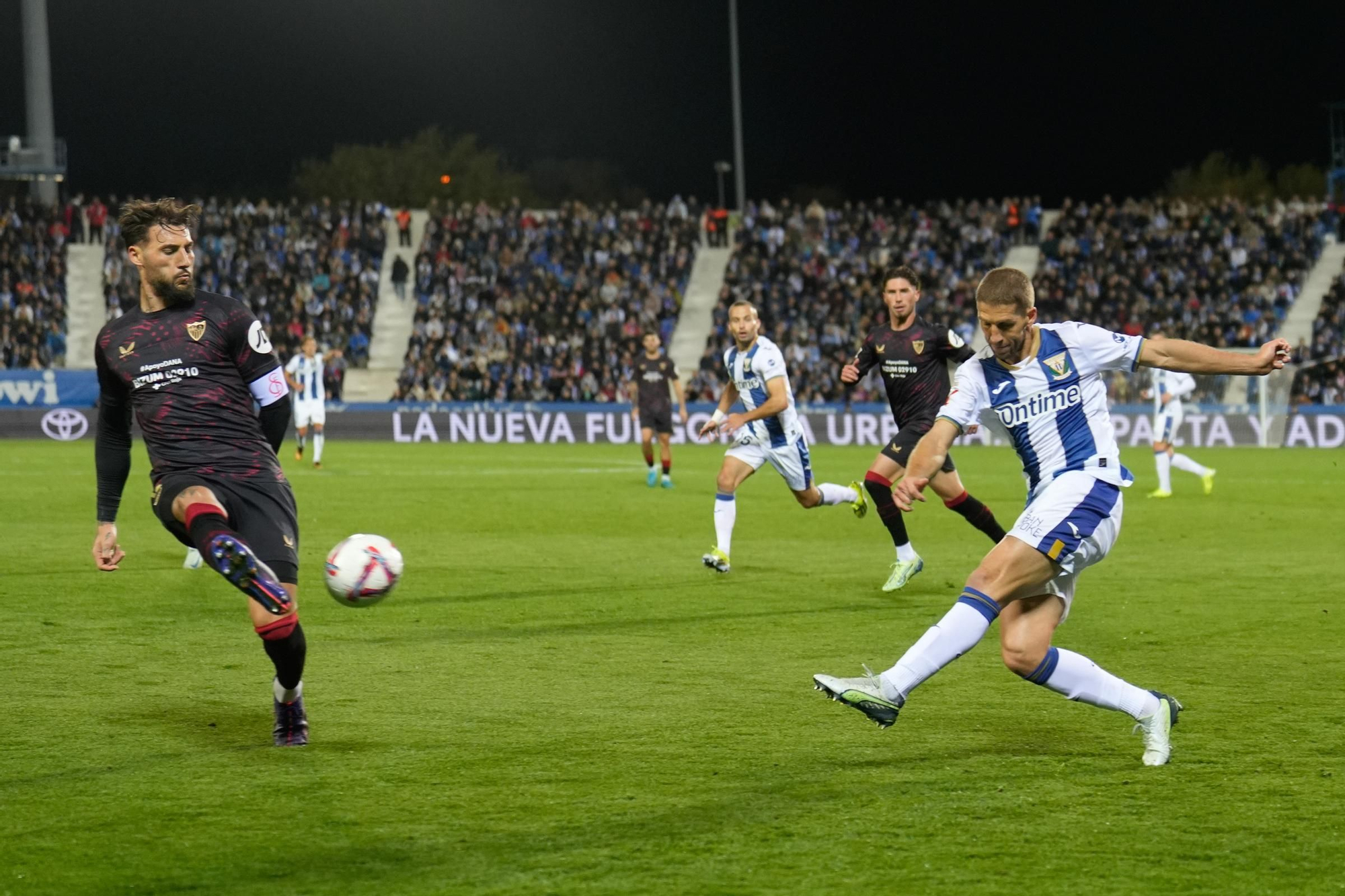 Sin goles al descanso en Butarque