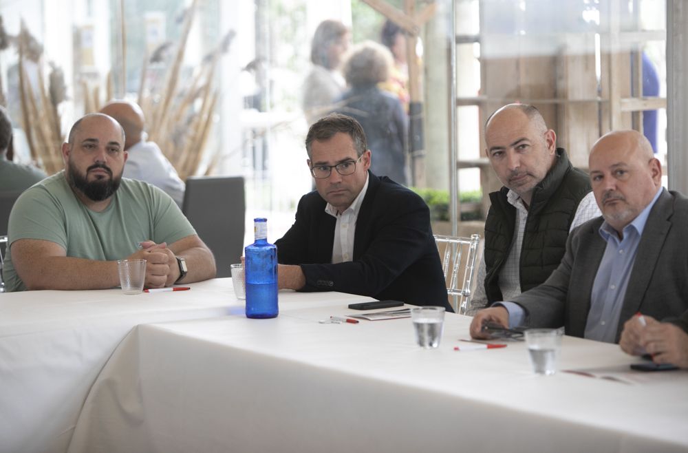 Café del PSPV-PSOE de Sagunt con empresarios y sindicatos
