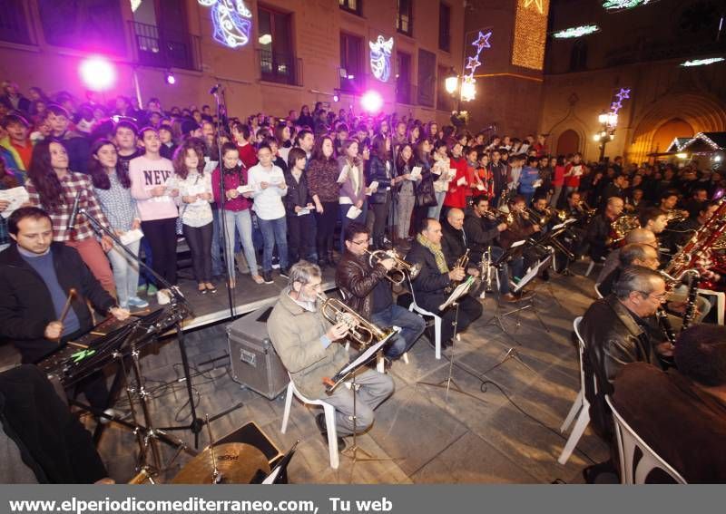 GALERÍA DE FOTOS -- Villancicos en el Mercat de Nadal