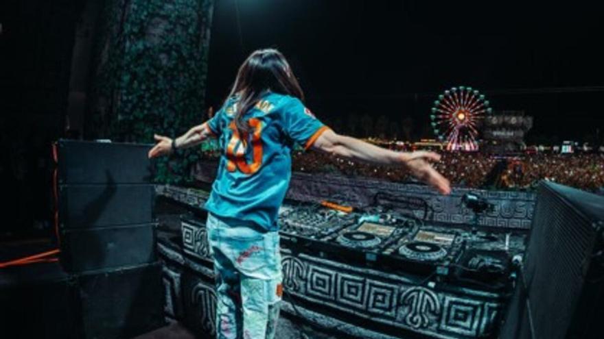 Steve Aoki presume de valencianismo en el Medusa