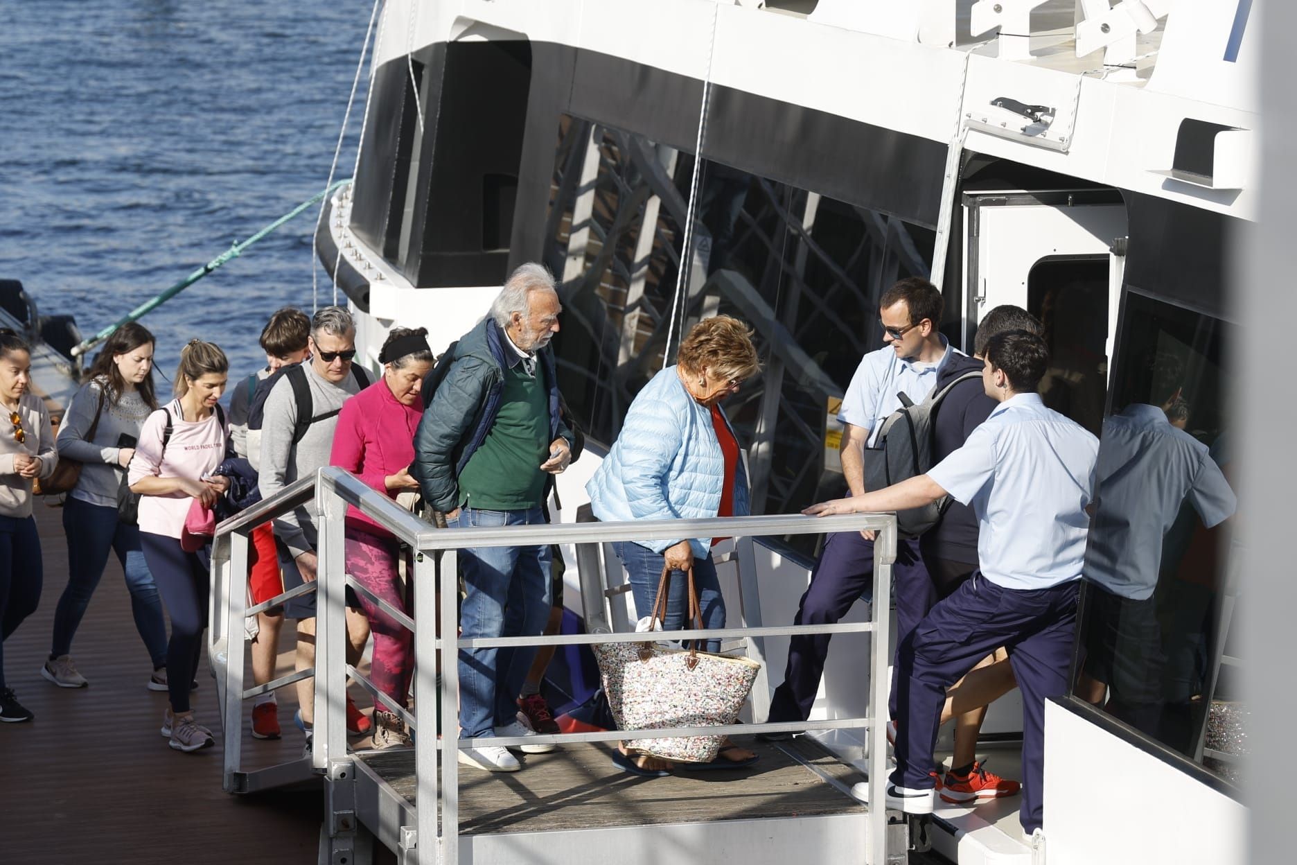 Larguísima cola para coger el barco a Cíes