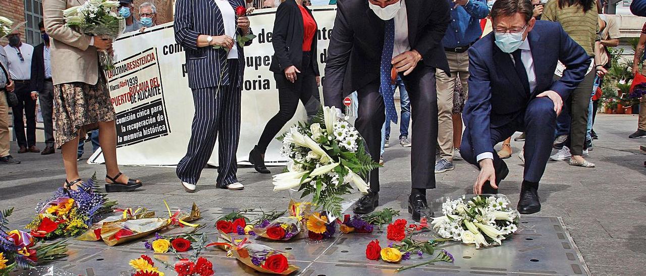 Homenaje a las víctimas del bombardeo fascista del mercado de Alicante | EFE