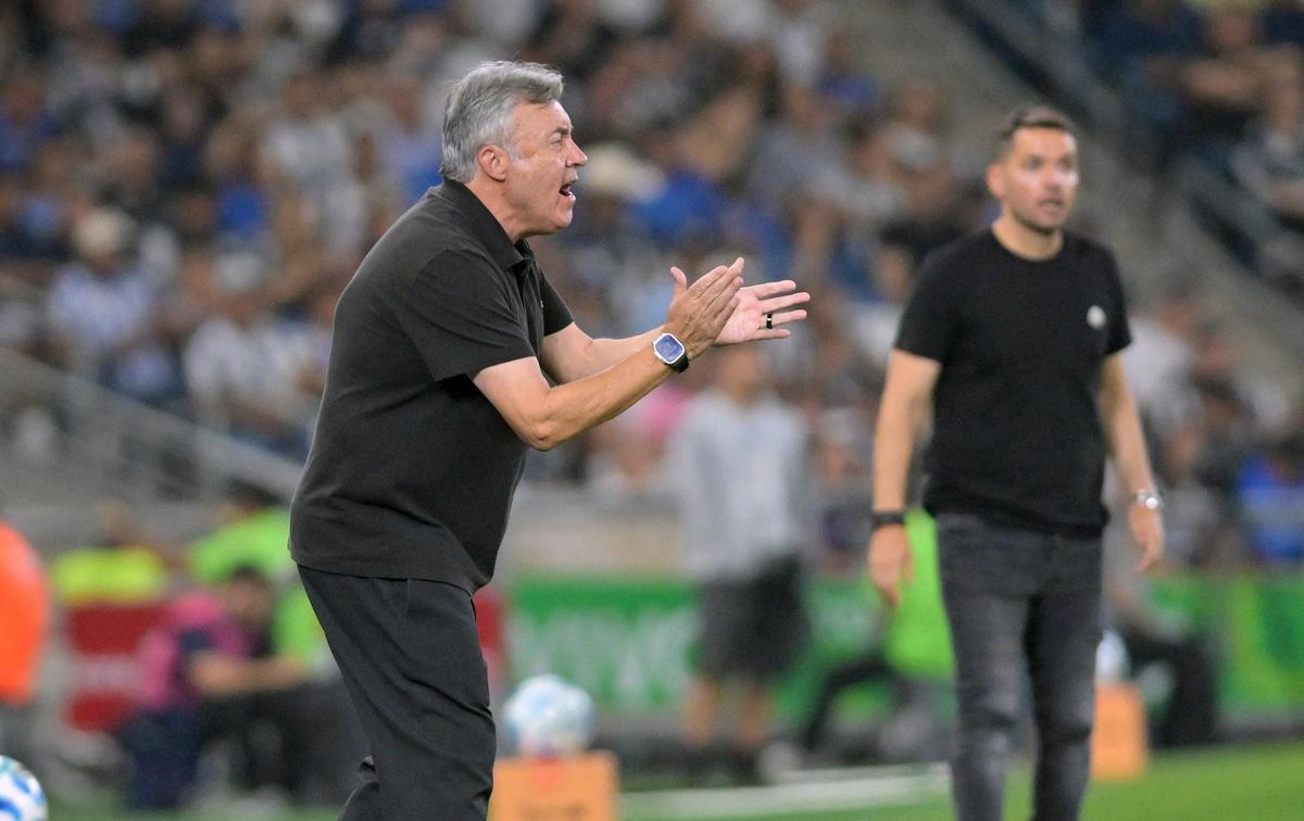 Domènec Torrent durante su último partido con Rayados de Monterrey, ante Cruz Azul