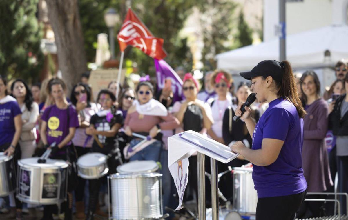 Lectura del manifiesto del 8M. | VICENT MARÍ