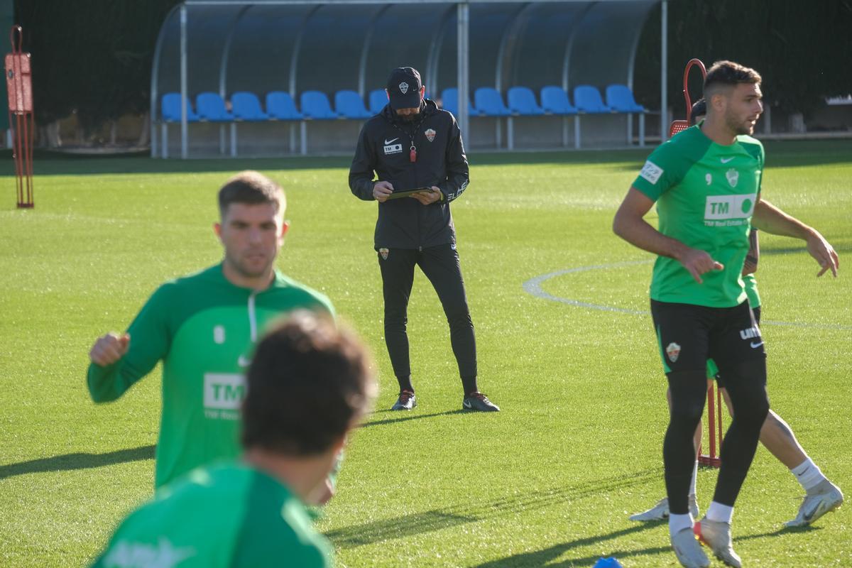 Machín estudia la alineación de este jueves ante el Atlético de Madrid