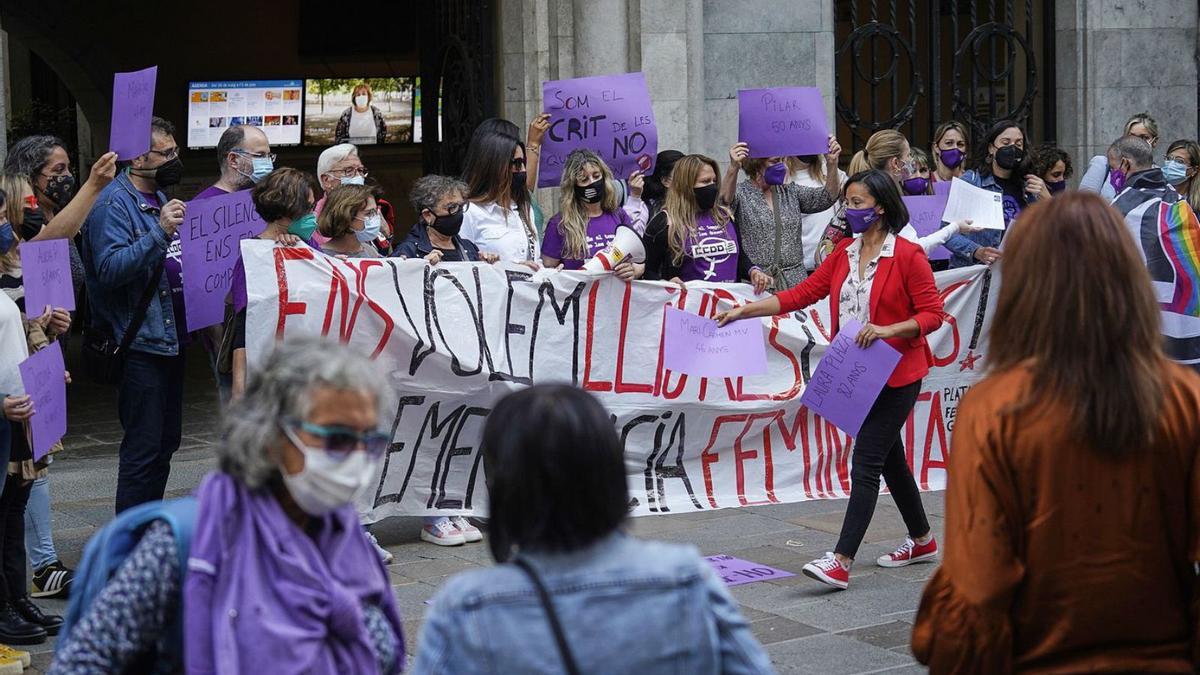 Concentració contra la violència masclista a la plaça del Vi de Girona, aquest any