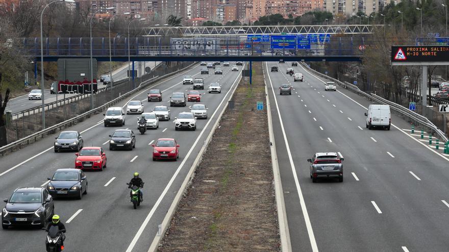 Las salidas de las grandes ciudades sufren retenciones debido a las celebraciones de Nochevieja