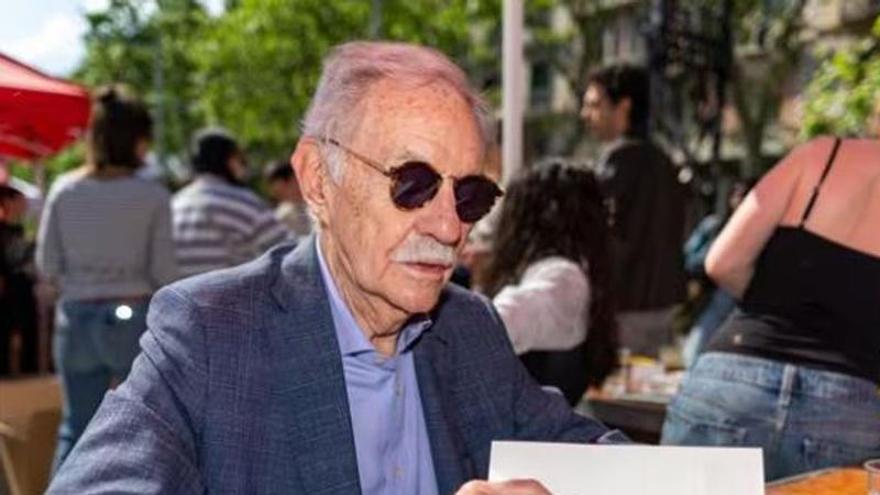 Eduardo Mendoza vence al dragón y a Sant Jordi