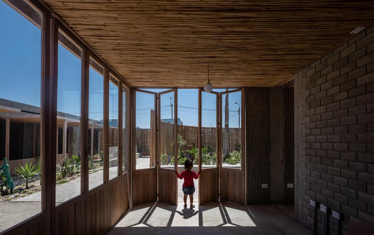 A cana é un dos materiais clave da escola en Perú.