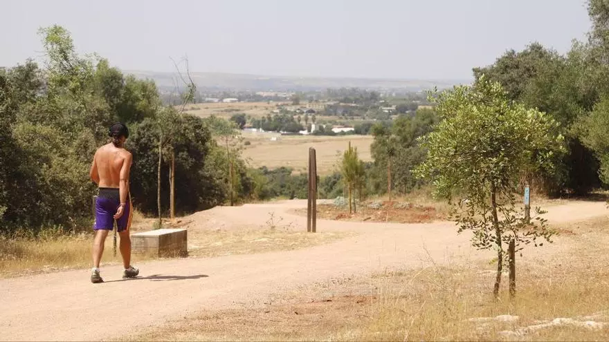 El Ayuntamiento de Córdoba conecta los dos caminos principales de El Patriarca con un nuevo sendero