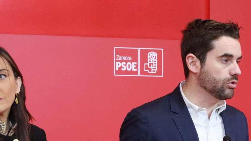 Antidio Fagúndez y Ana Sánchez en el PSOE.