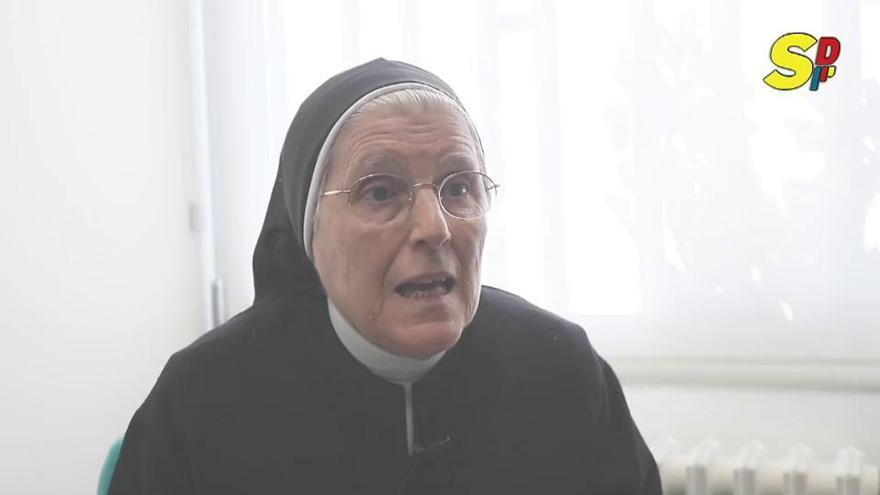 Así es la monja del Valencia CF, una de las imágenes del Centenario