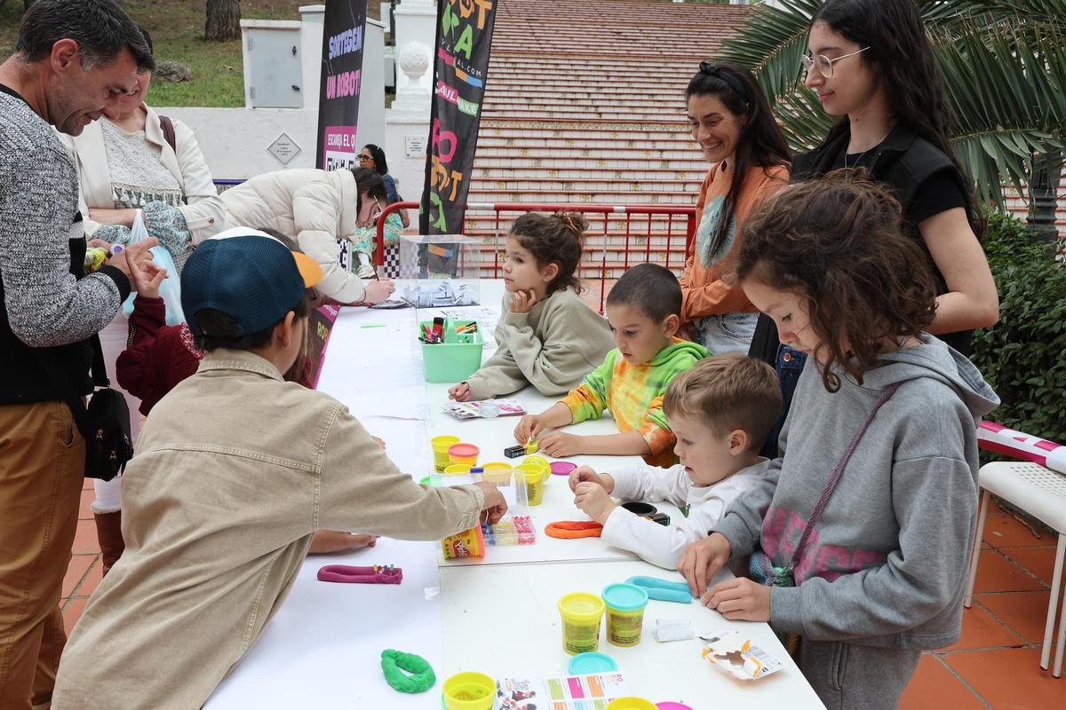 Fotogalería I Vila-real celebra la Festa de la Diversitat en el Termet Fotogalería I Vila-real celebra la Festa de la Diversitat en el Termet