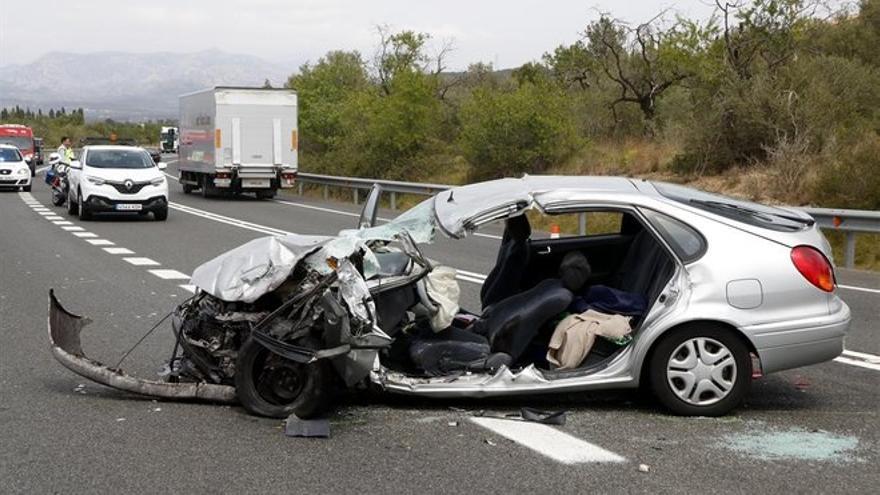 Muere el conductor de un turismo al chocar con una furgoneta en Tarragona